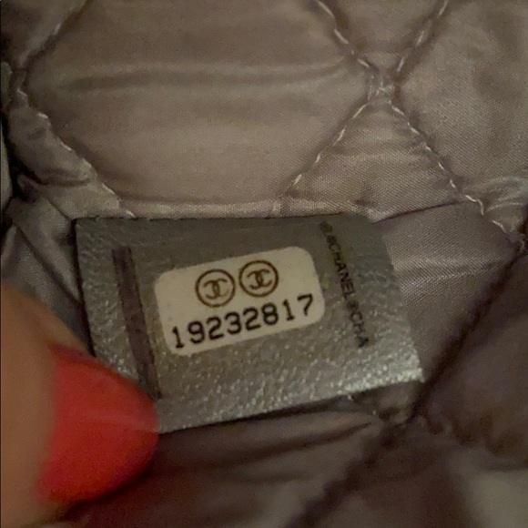 Authentic CHANEL cosmetic case/pouch - Picture 3 of 10